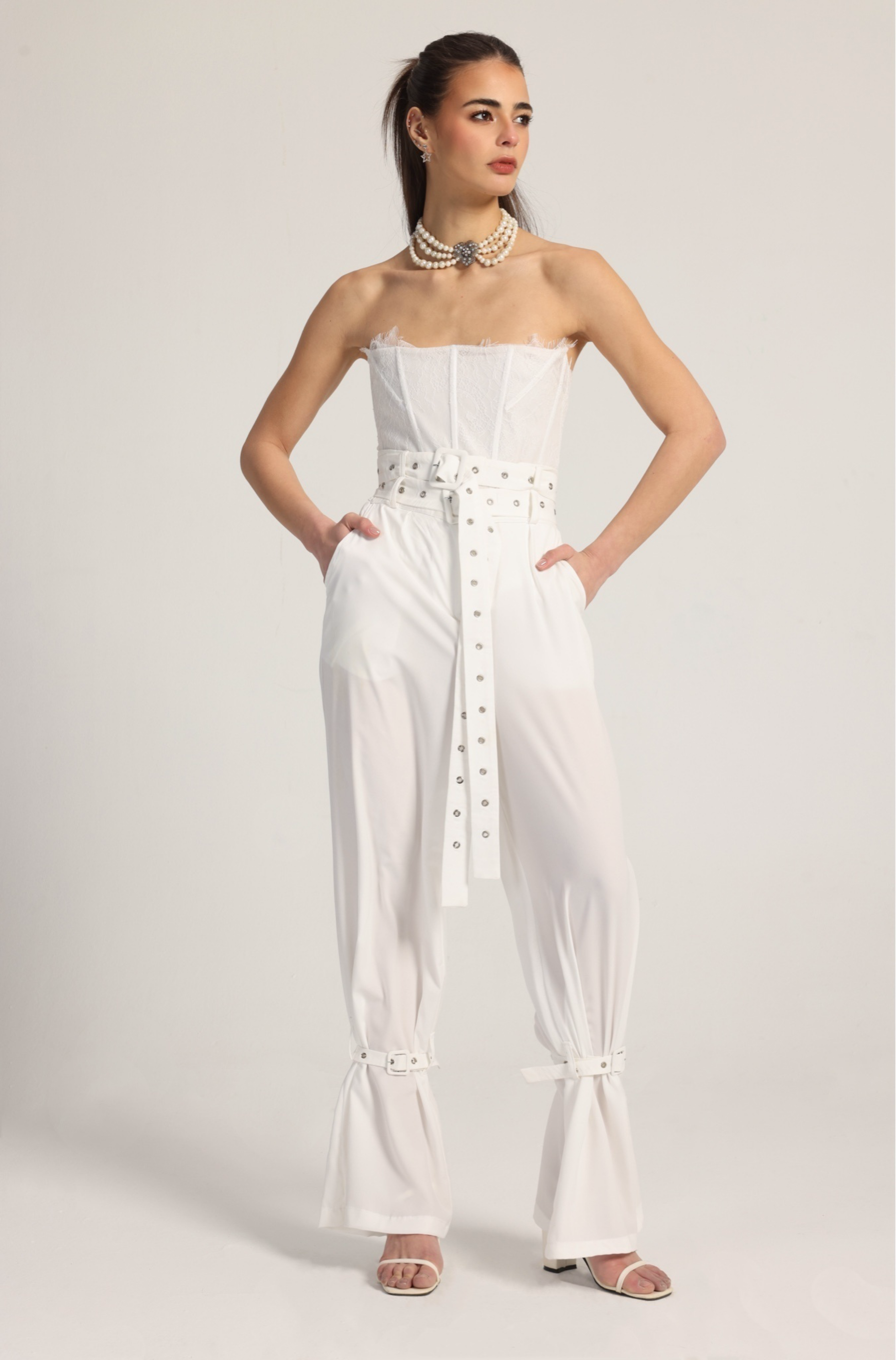BELL PANTS IN WHITE
