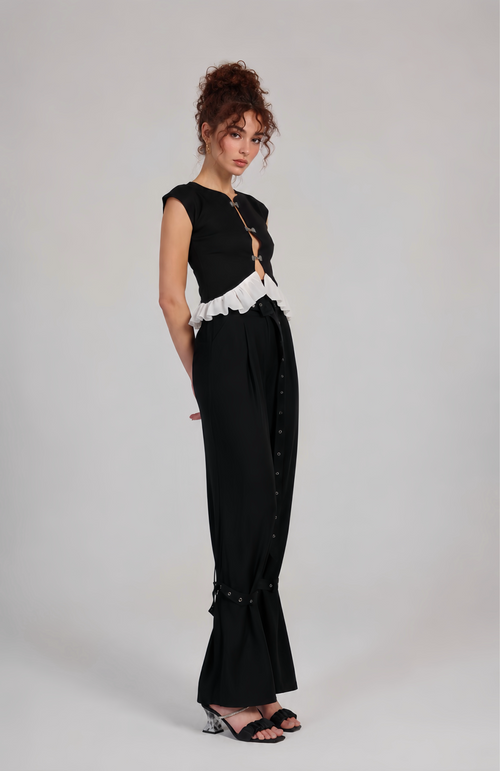 BELL PANTS IN BLACK