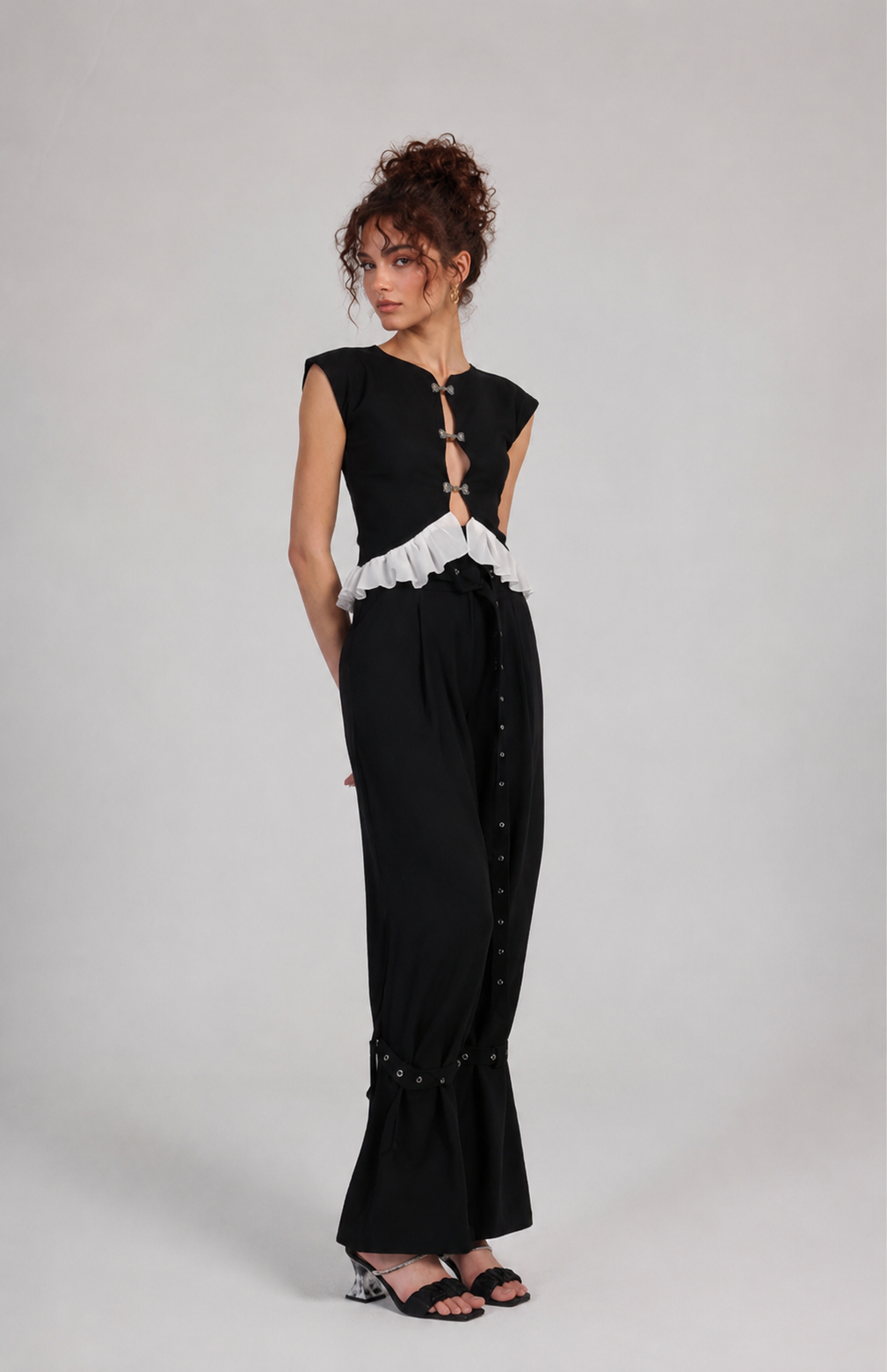 BELL PANTS IN BLACK