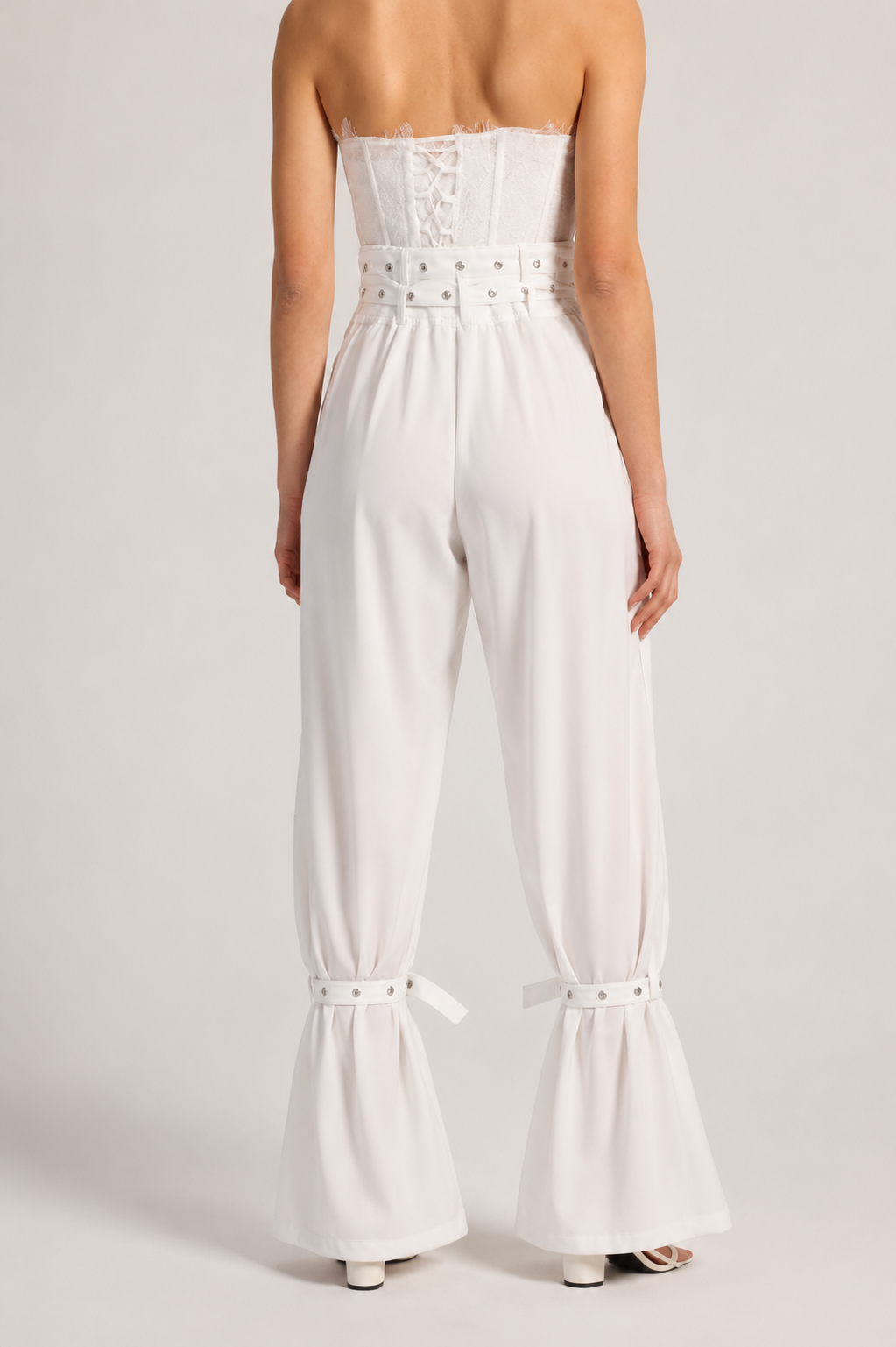 BELL PANTS IN WHITE