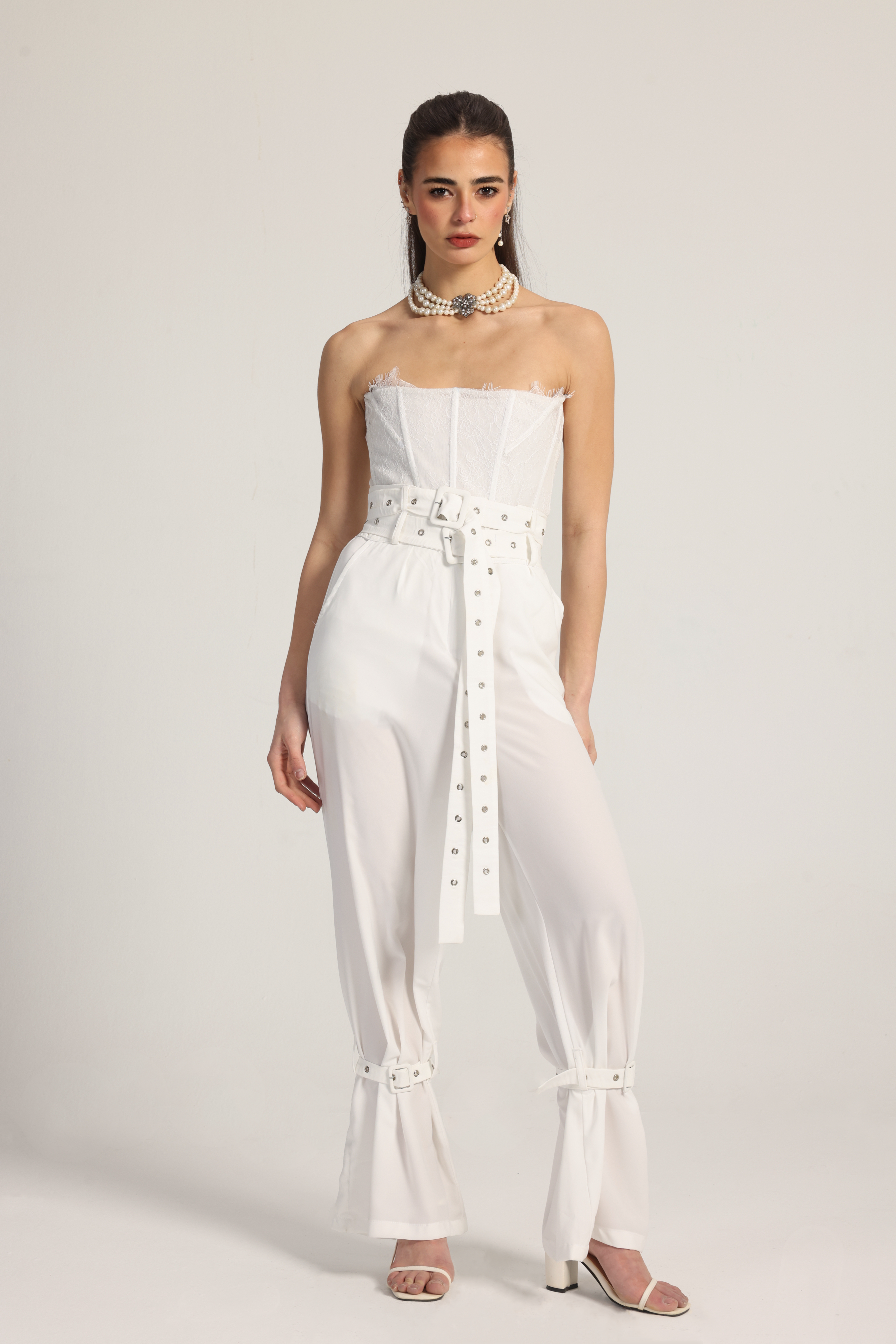 BELL PANTS IN WHITE