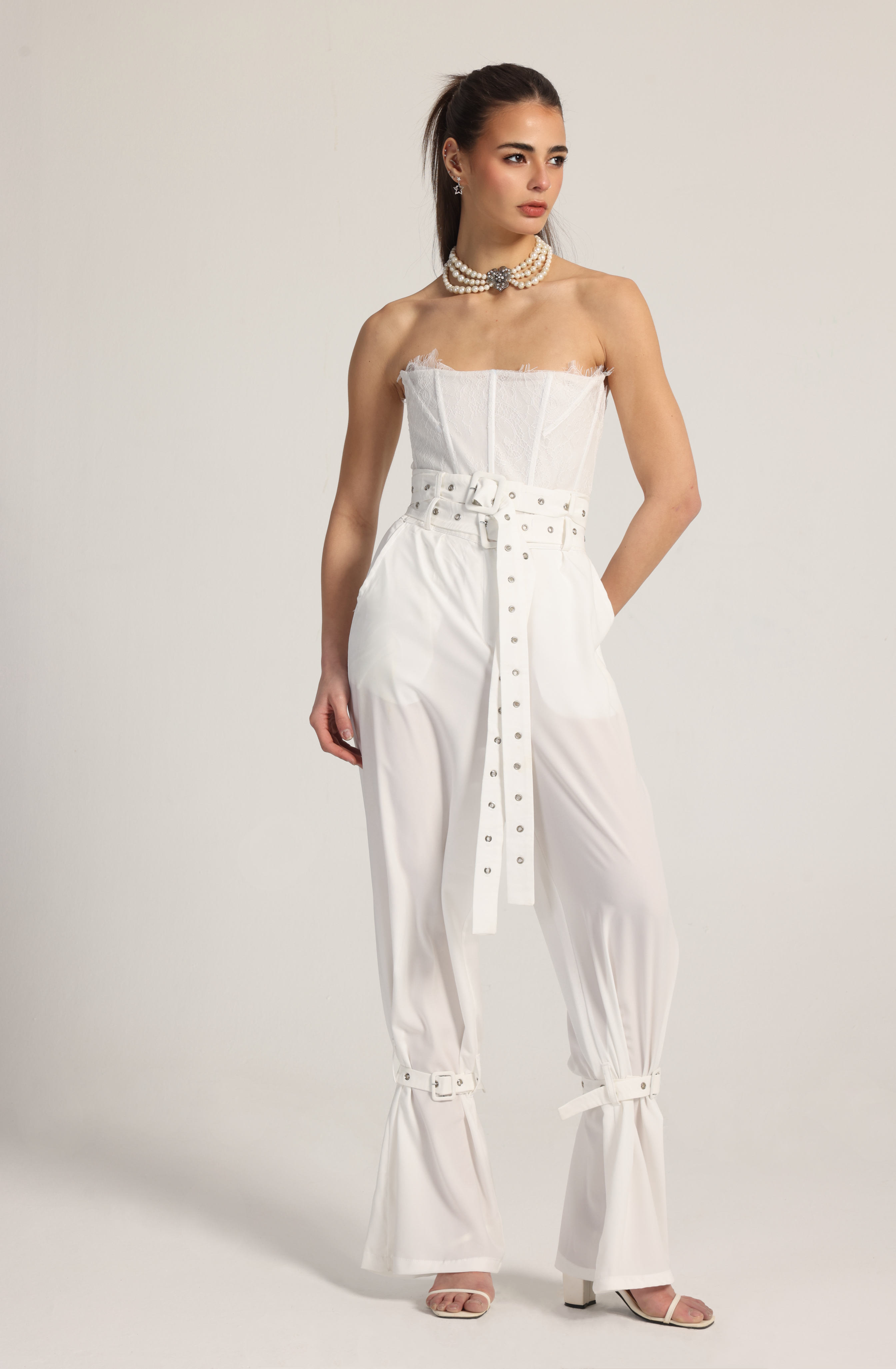 BELL PANTS IN WHITE