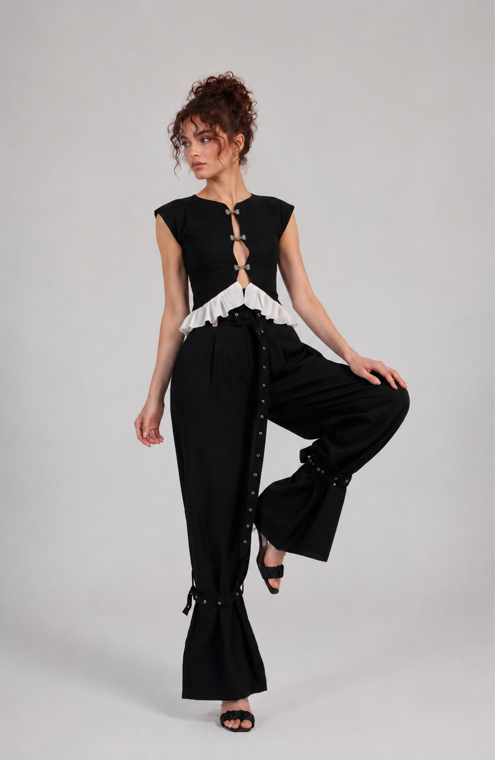 BELL PANTS IN BLACK