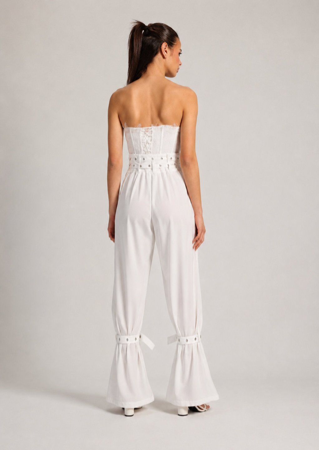BELL PANTS IN WHITE