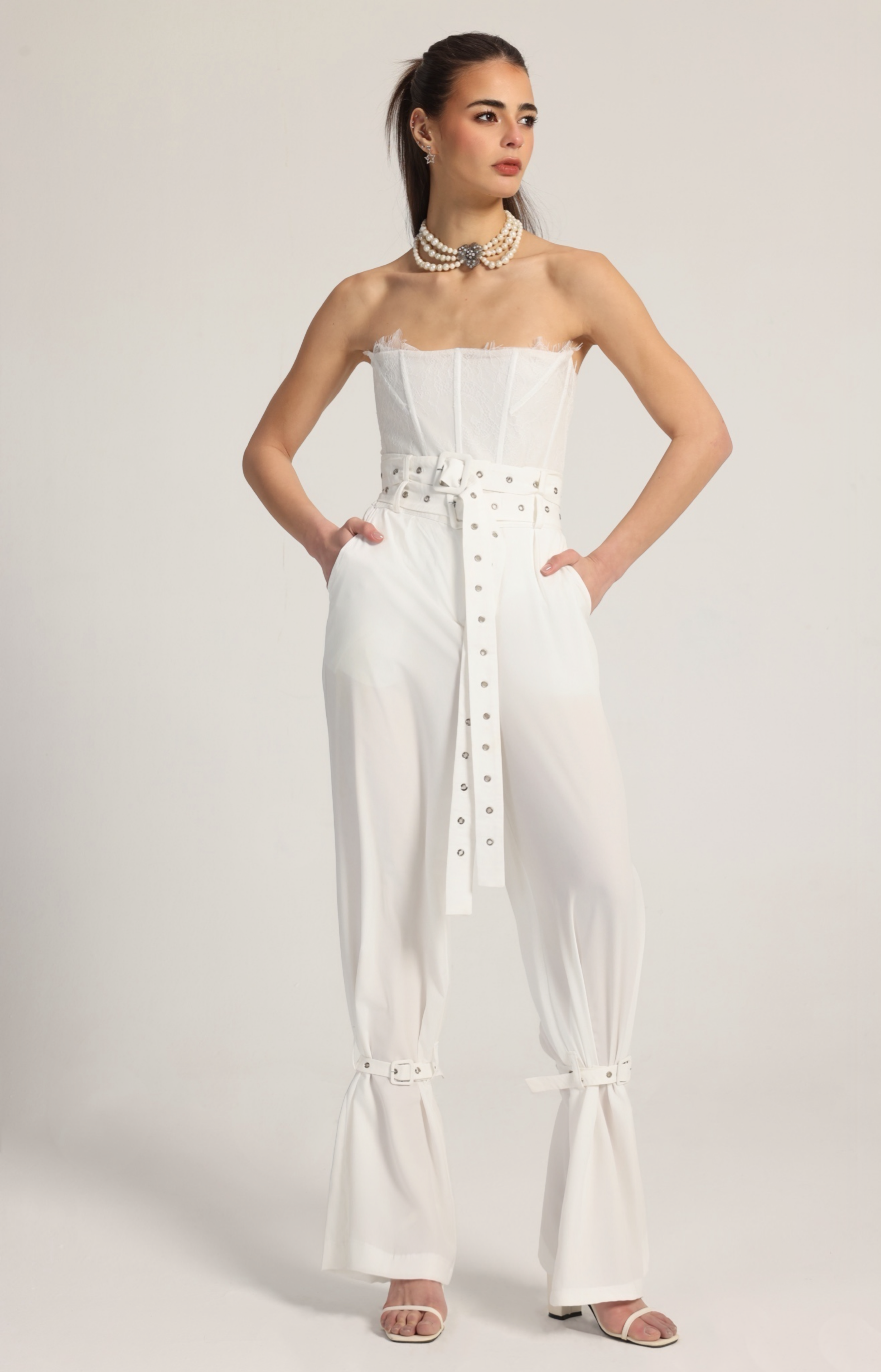 BELL PANTS IN WHITE