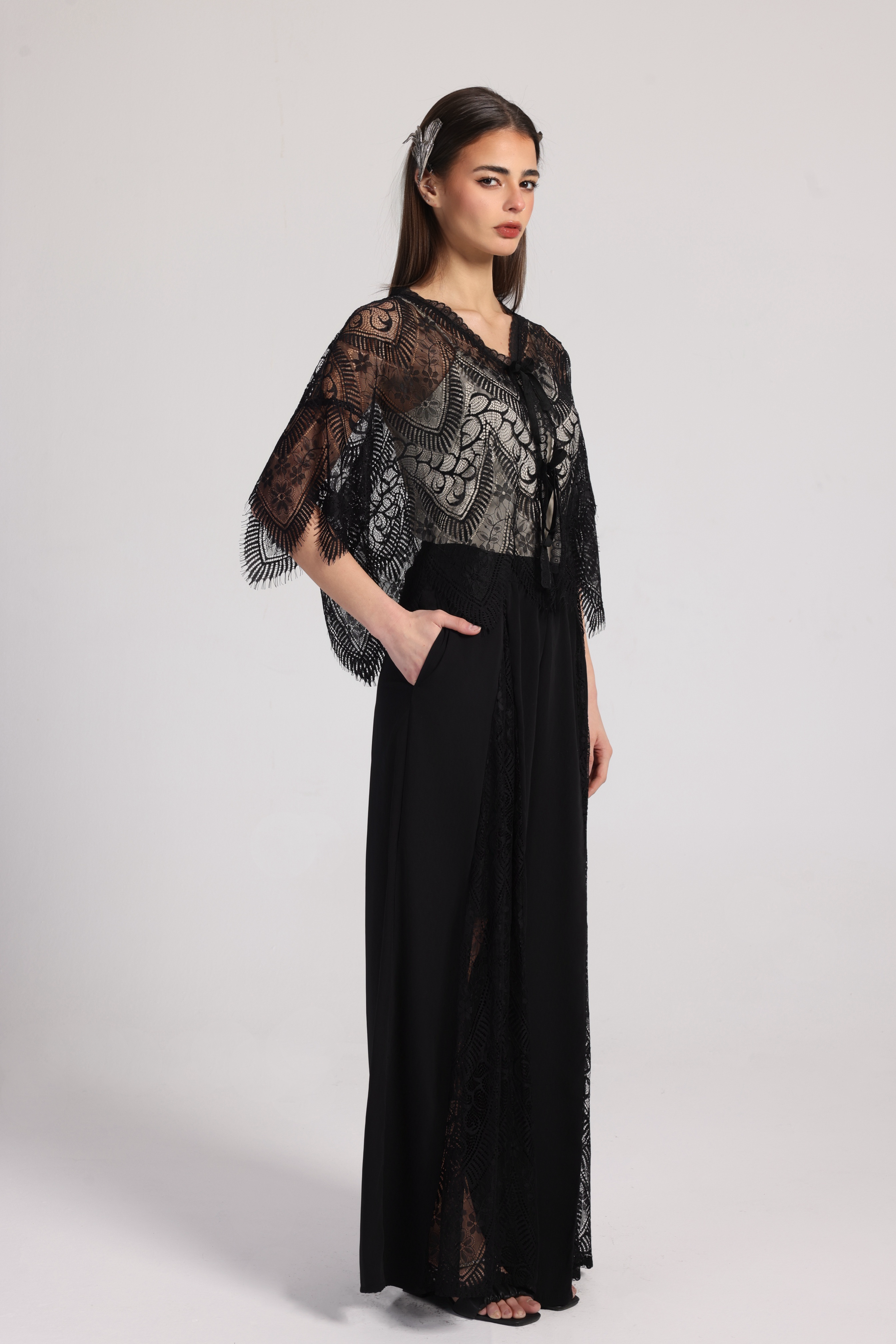 NOIR LACE CAPE SET