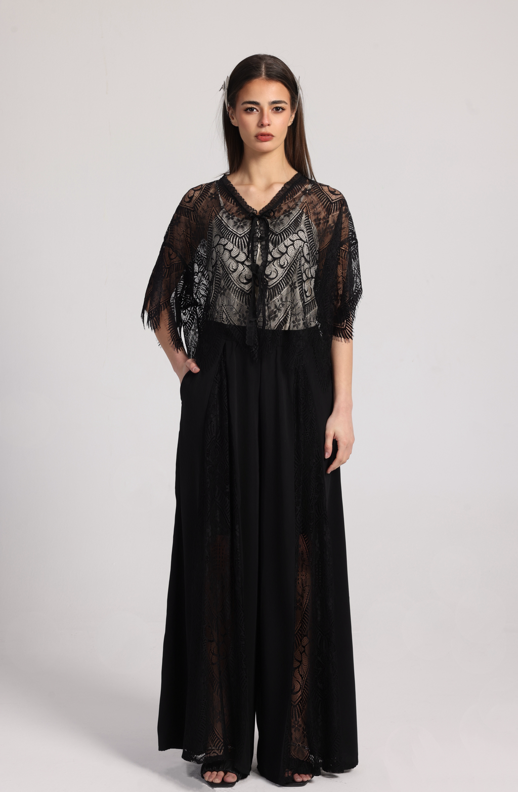 NOIR LACE CAPE SET
