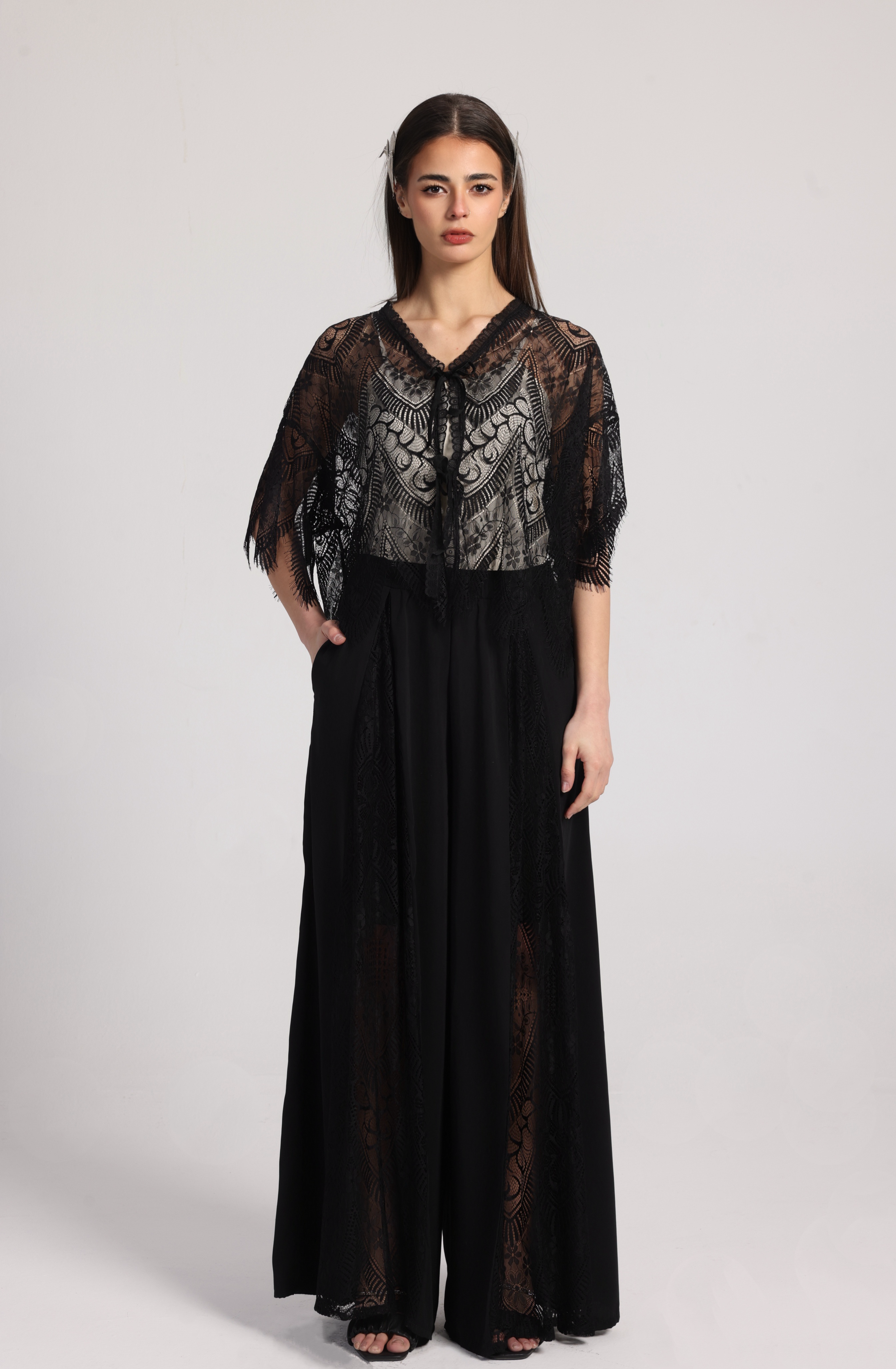 NOIR LACE CAPE SET