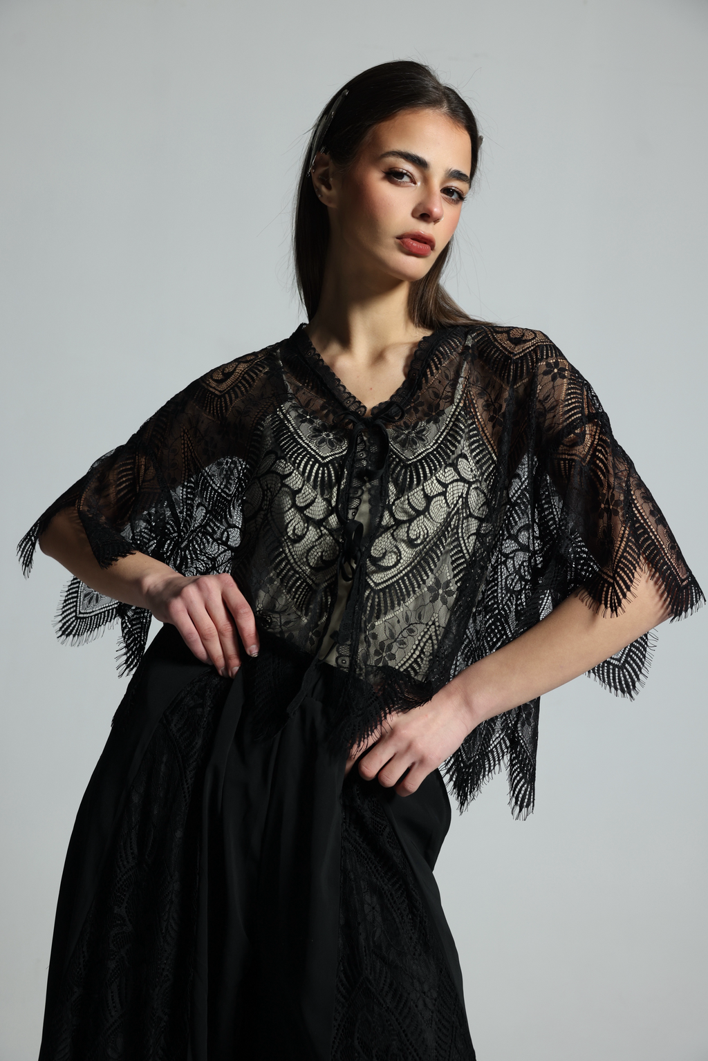 NOIR LACE CAPE SET