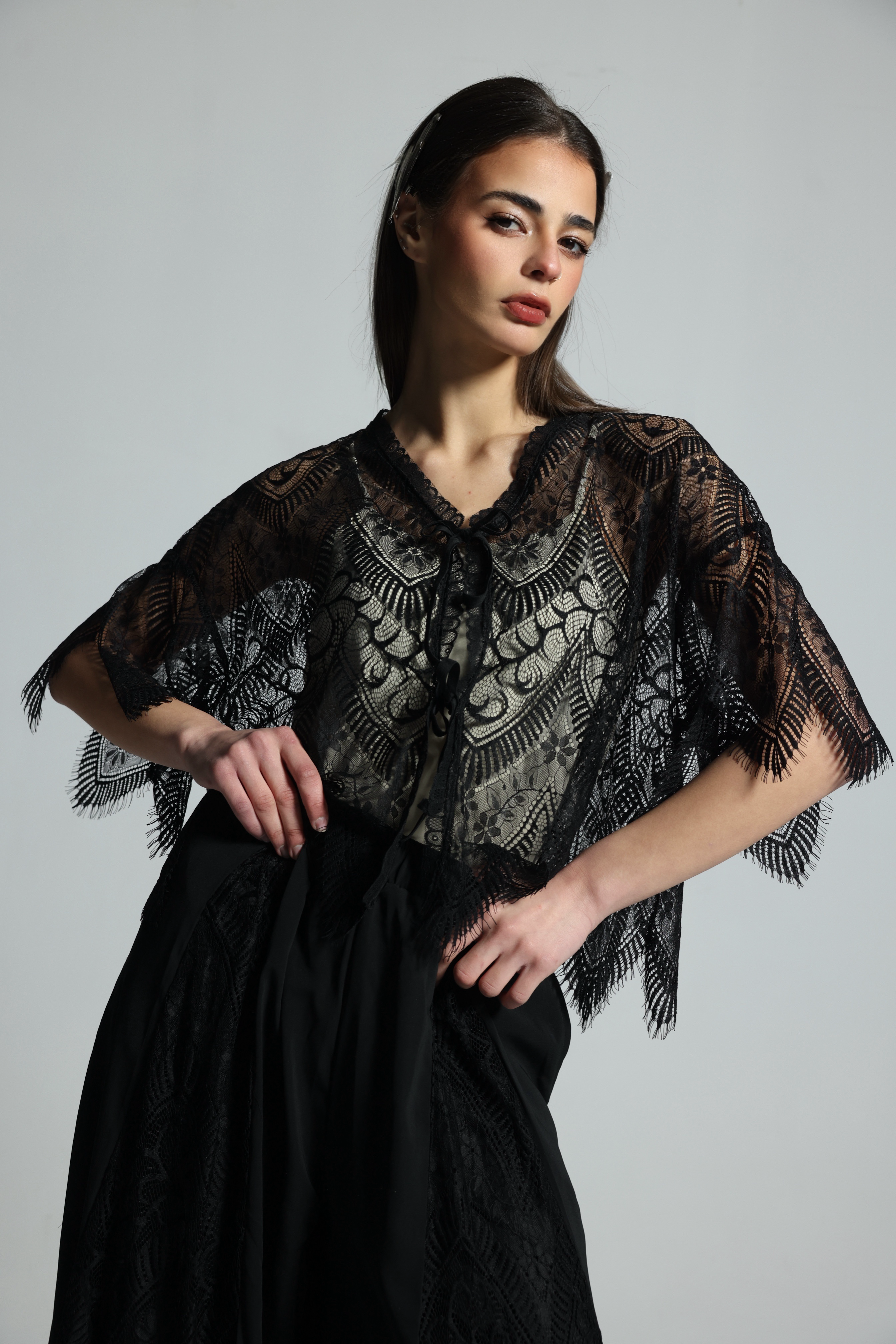 NOIR LACE CAPE SET