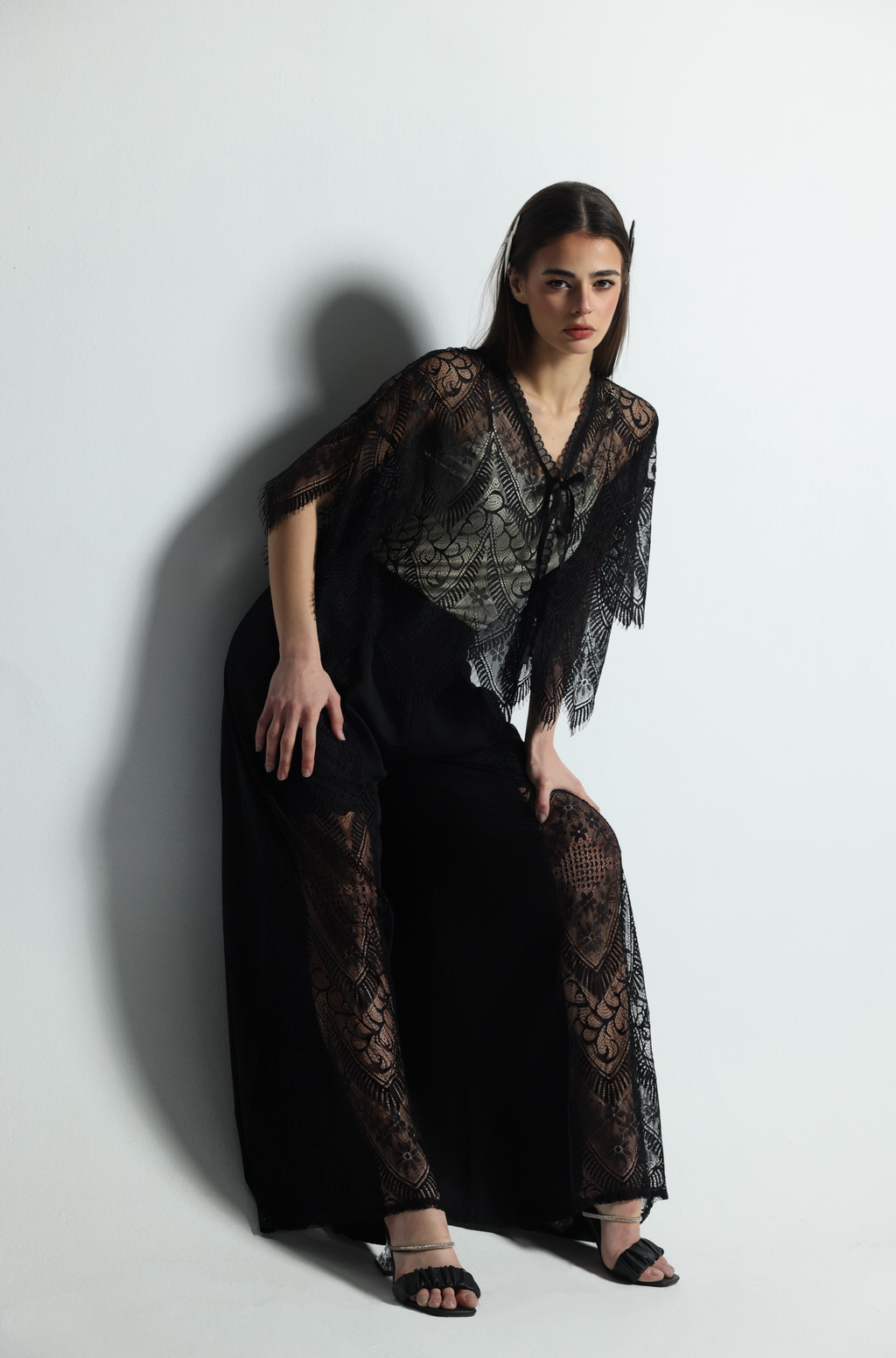 NOIR LACE CAPE SET