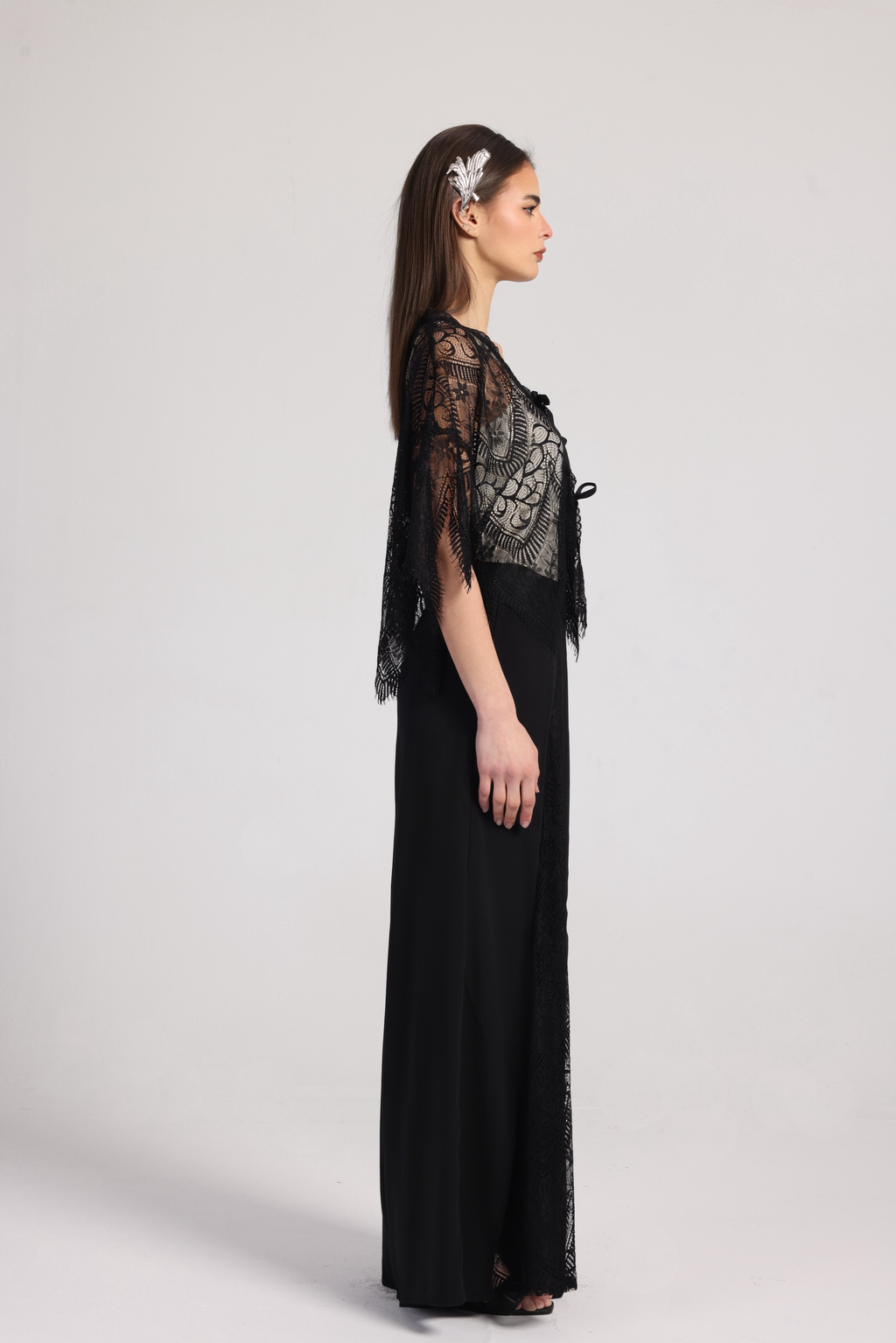NOIR LACE CAPE SET