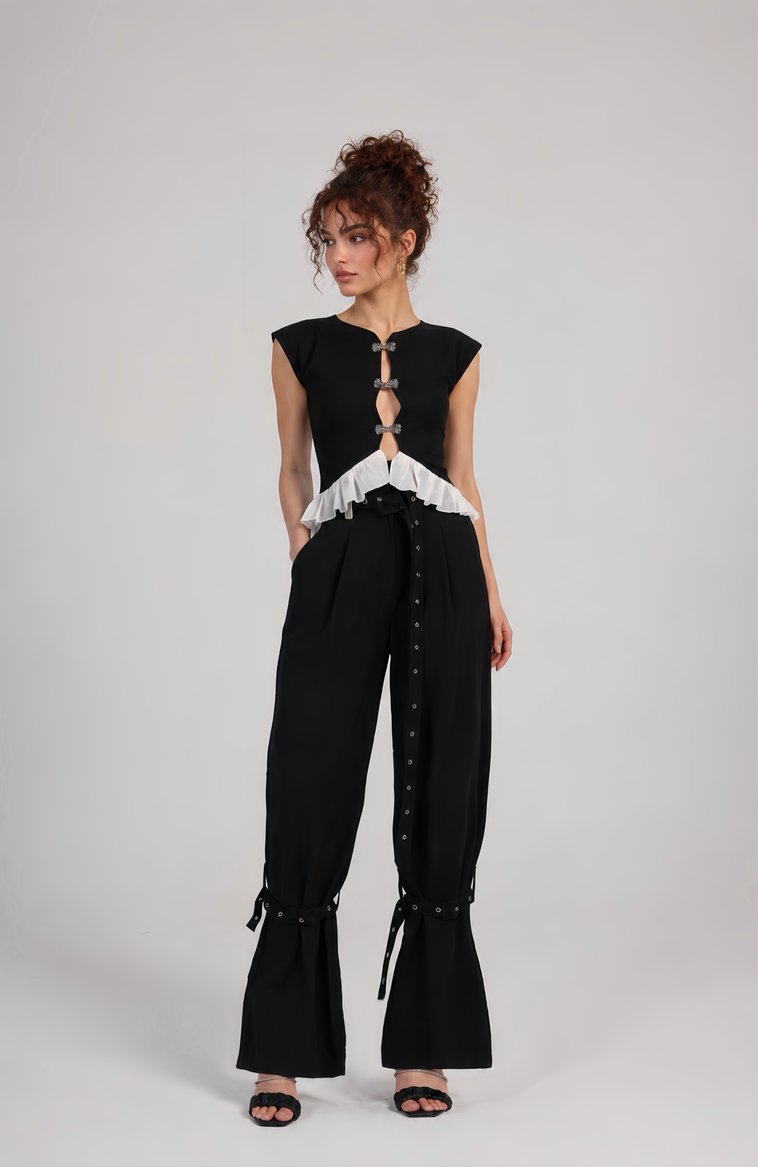BELL PANTS IN BLACK
