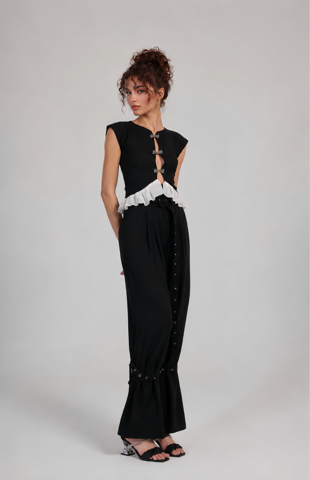 BELL PANTS IN BLACK