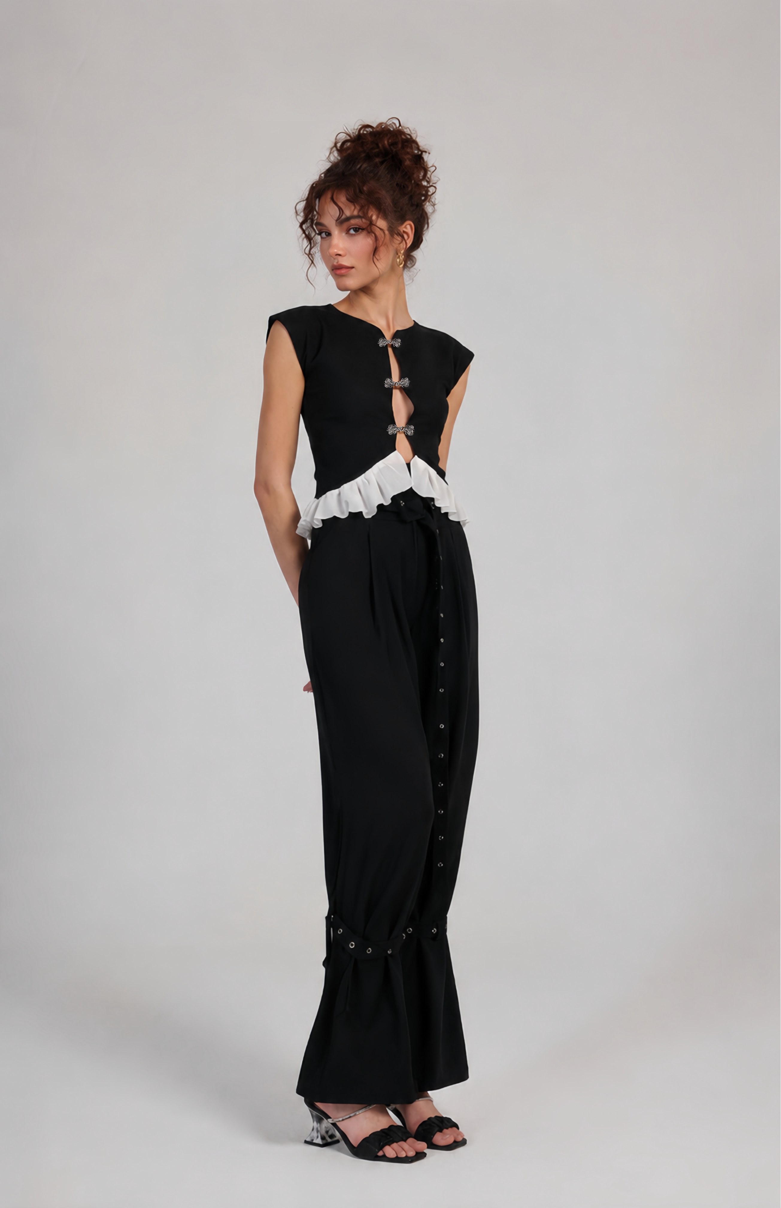 BELL PANTS IN BLACK