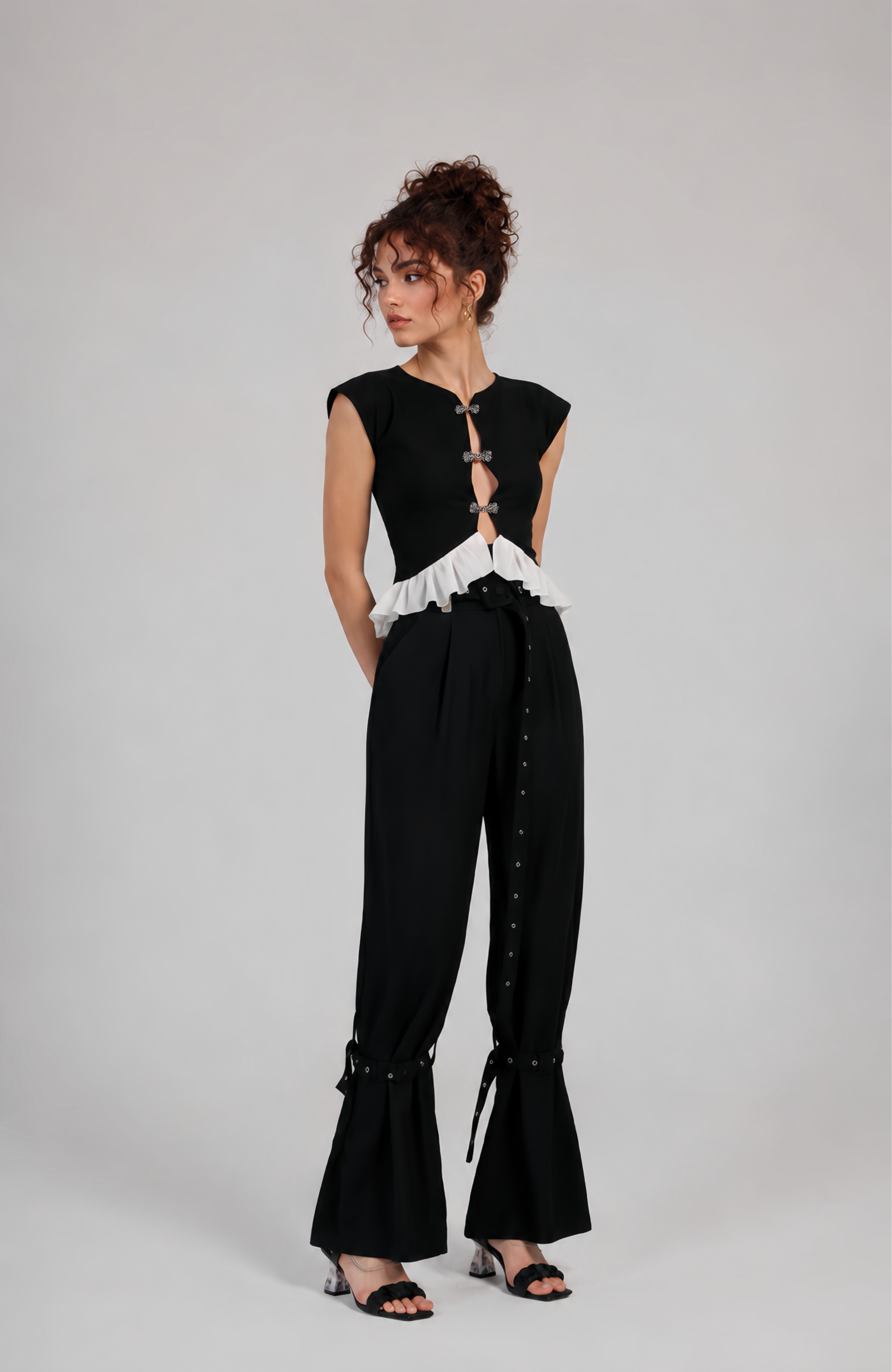 BELL PANTS IN BLACK