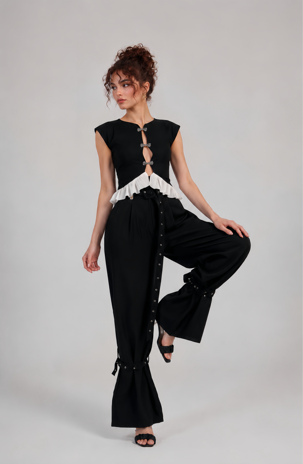 BELL PANTS IN BLACK