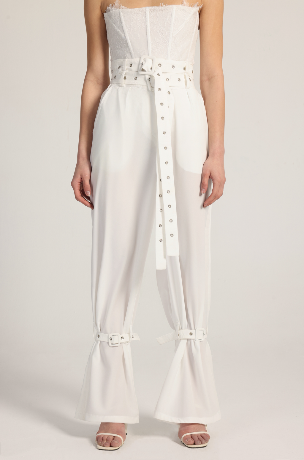 BELL PANTS IN WHITE