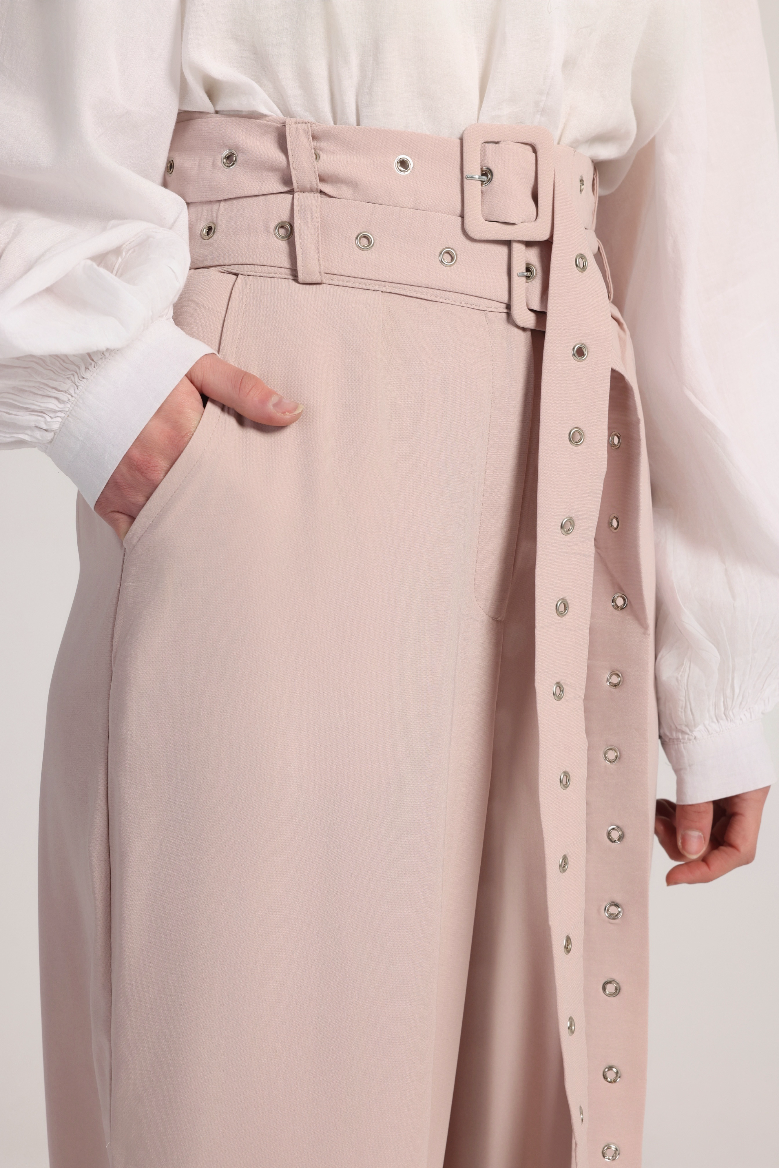 BELL PANTS IN ROSY BEIGE