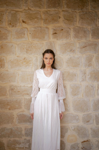 ANGEL FALLEN IN DANTEL-DRESS