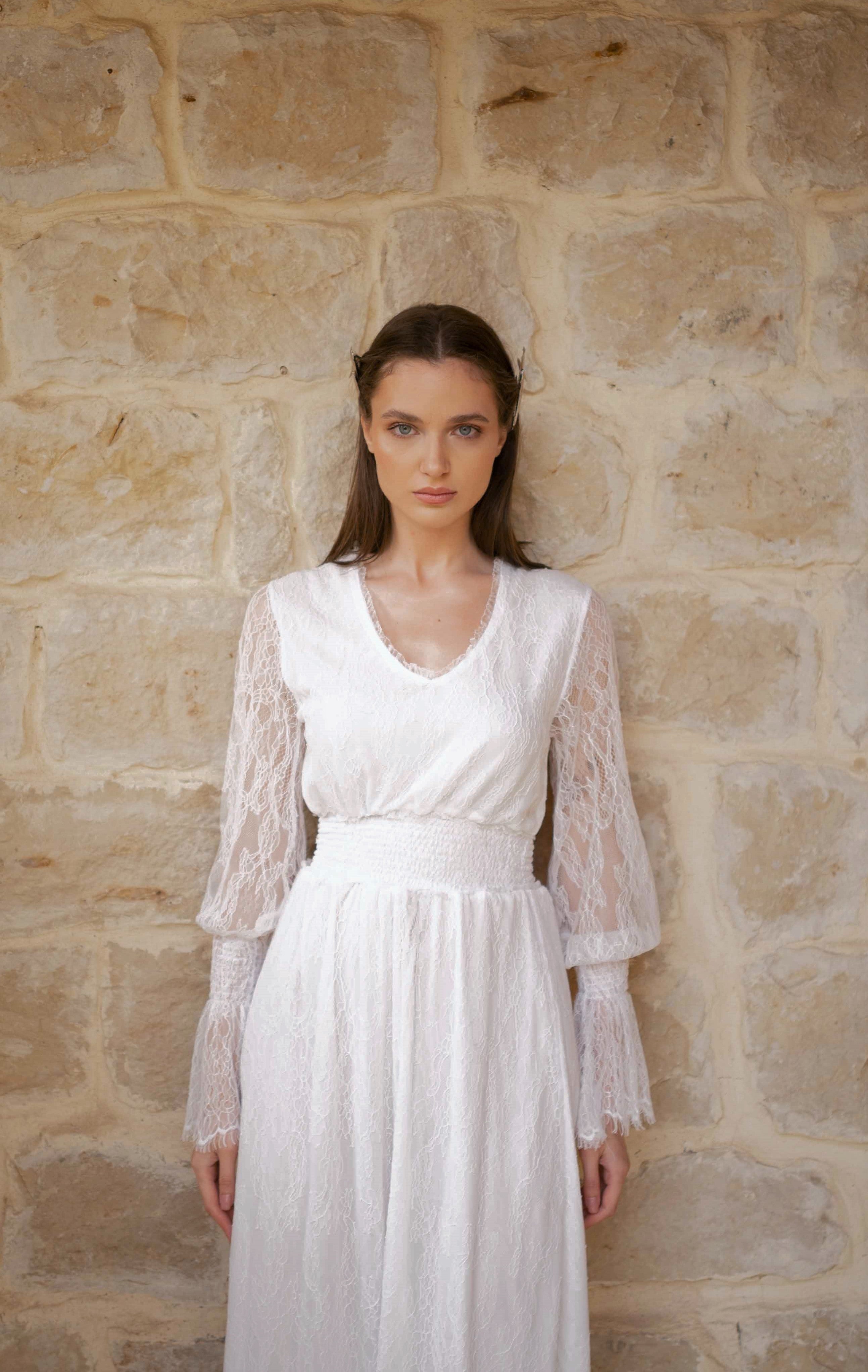 ANGEL FALLEN IN DANTEL-DRESS