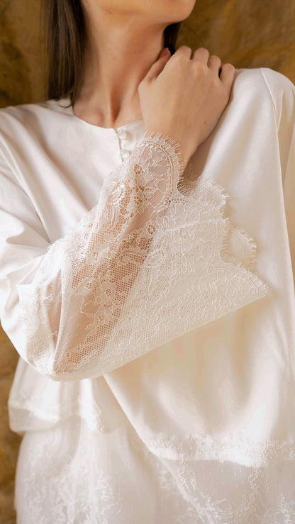 SOFT LACE-BLOUSE